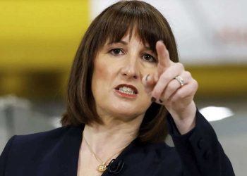 بريطانيا تلتزم بالقواعد المالية رغم تداعيات الحرب الاقتصادية