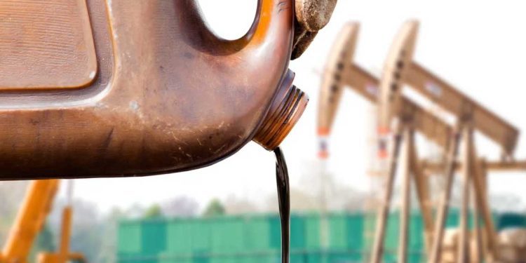 انخفاض مفاجئ في مخزون النفط الأمريكي