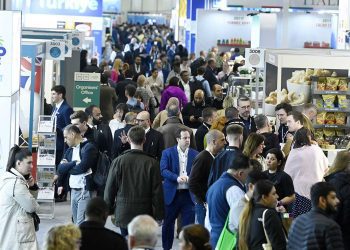 من التمور إلى الميثانول..توقيع اتفاقيات بقيمة مليار دولار في معرض لندن