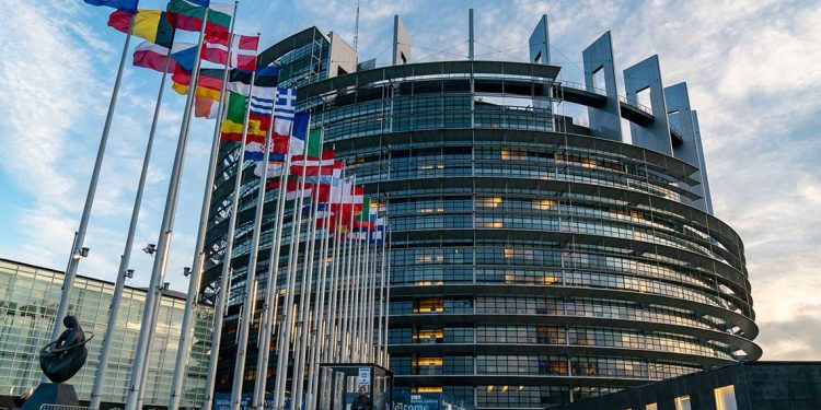 أولى العائدين.. شركة أوروبية كبرى تستعد للعودة إلى روسيا