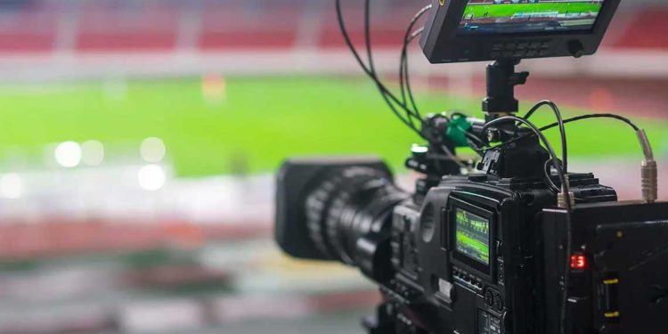 هل تحول الإعلام الرياضي إلى منبر للتحريض؟