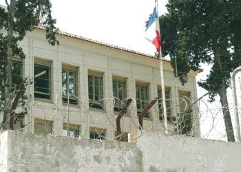 الجزائر تأمر بطرد 12 دبلوماسيًا فرنسيًا في خطوة تصعيدية ضد فرنسا