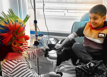 ضحكة في زمن الألم: كيف يعالج الفن جروح أطفال غزة؟