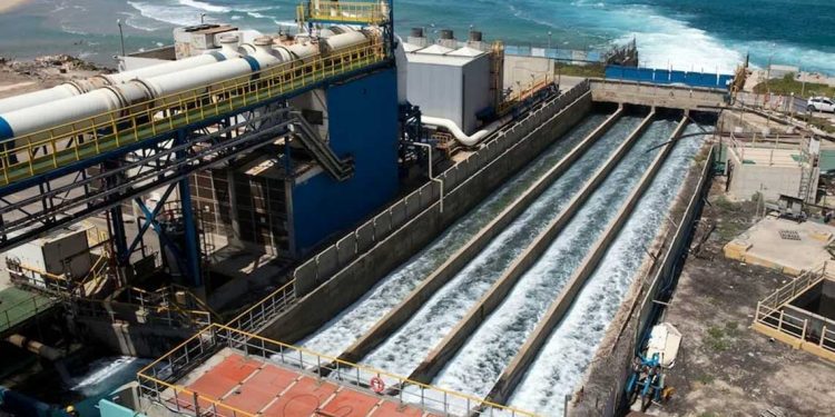 برنامج تحلية مياه البحر: من 5 محطات إلى 60% من إجمالي المياه الصالحة للشرب