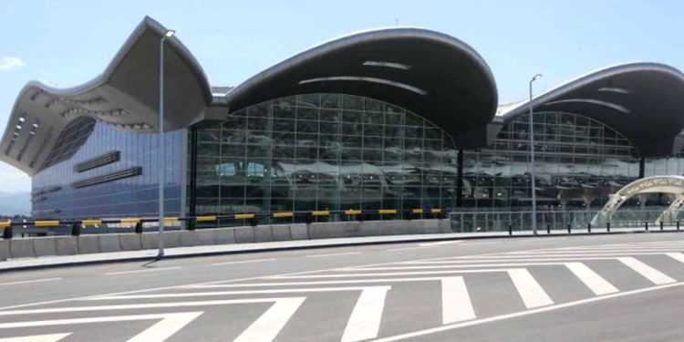 سوق حرة بالمطار..واجهة جديدة ترحب بالعالم