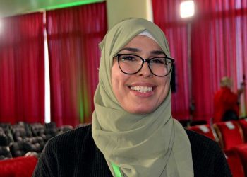 سيدة الأثير..فايزة كنوش تروي قصتها للعالم بصوت جزائري