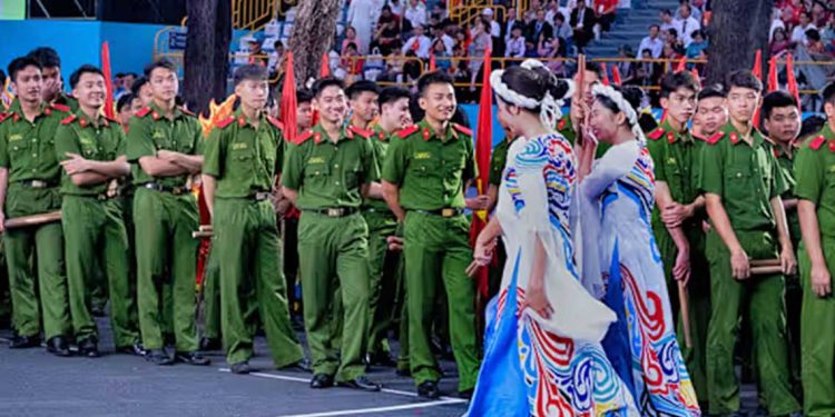 فيتنام تحتفل بمرور 50 عامًا على نهاية الحرب