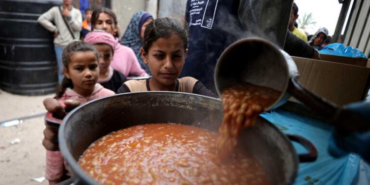 برنامج الأغذية العالمي: نفاد كامل للمخزونات الغذائية في غزة وتحذير من كارثة إنسانية