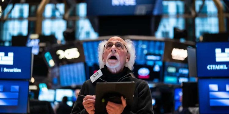 هل دخل الاقتصاد الأمريكي في ركود خفي بسبب الرسوم الجمركية؟