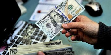 هل يظل الدولار الأمريكي في قمة النظام المالي؟