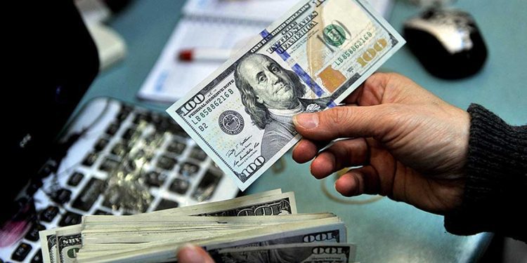 هل يظل الدولار الأمريكي في قمة النظام المالي؟