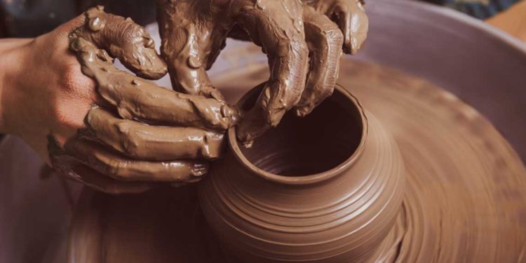 460 ألف حرفي ساهموا بـ3.02 مليار دولار في الاقتصاد الوطني