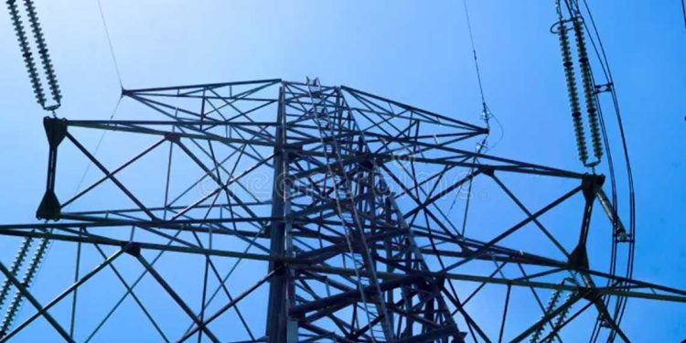 استراتيجية الجزائر الطاقوية 2035: 15 ألف ميغاواط طاقة شمسية وتكامل إقليمي كهربائي