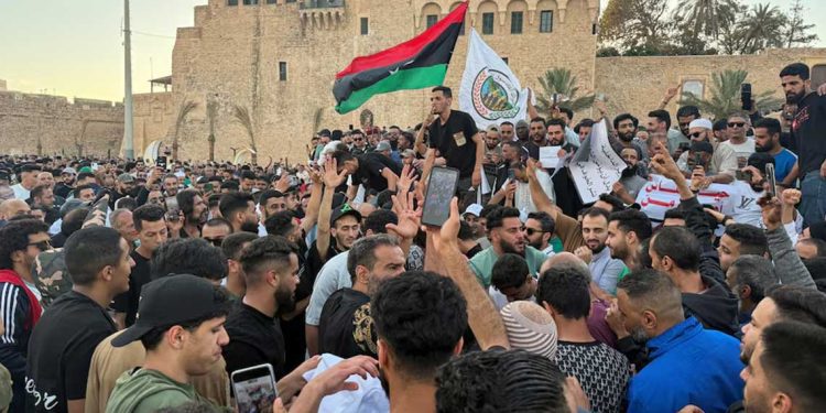 النواب الليبي: دعوة لمرحلة انتقالية عاجلة