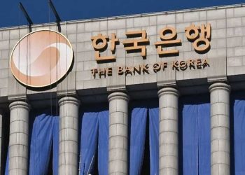 كوريا الجنوبية تخفض الفائدة قبيل الانتخابات