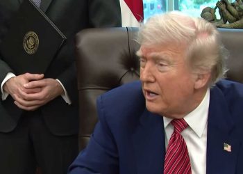 ترامب يهدد بفرض رسوم جمركية 50% على الاتحاد الأوروبي