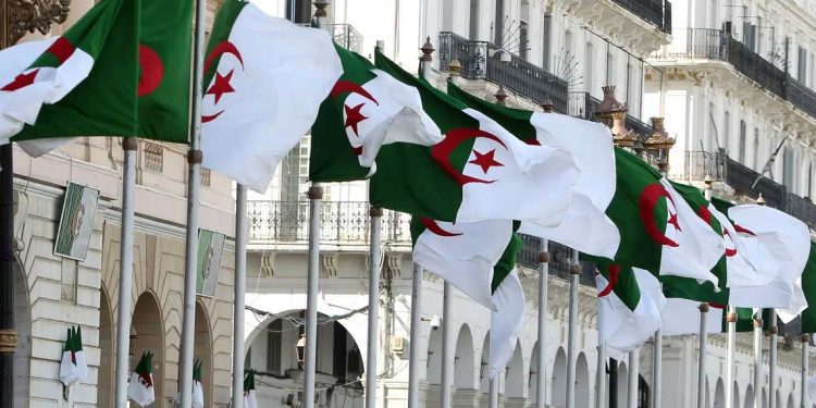 الجزائر تودّع الفرنسية رسميًا