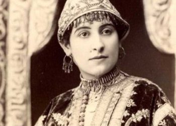 القفطان الجزائري…أصالة متوارثة عبر الأجيال