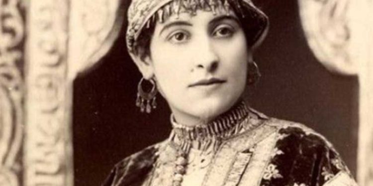 القفطان الجزائري…أصالة متوارثة عبر الأجيال