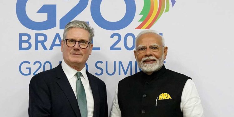 بريطانيا والهند توقعان اتفاقية تجارة حرة لتعزيز التجارة الثنائية