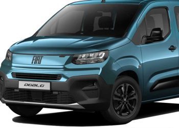 تسليم أول دفعة سيارات فيات دوبلو لسائقي الأجرة