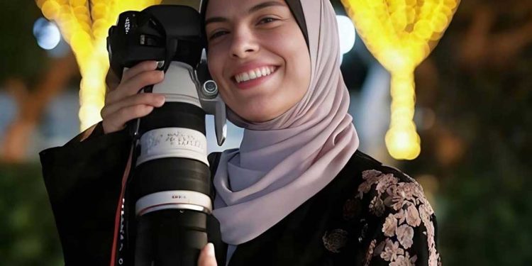 فاطمة حسونة…العدسة التي أبكت “كان”