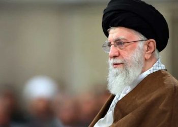 خامنئي…الشعب الفلسطيني يواجه “إسرائيل”و الولايات المتحدة وبريطانيا