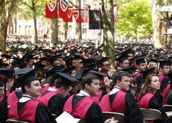 ماذا يحدث وراء الكواليس في أكبر سوق تعليم عالمي؟