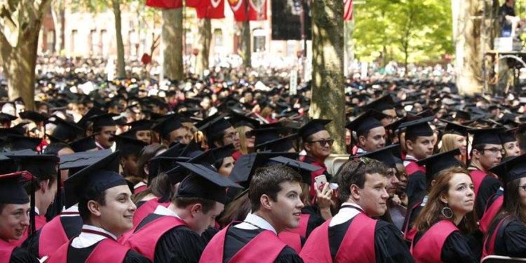 ماذا يحدث وراء الكواليس في أكبر سوق تعليم عالمي؟