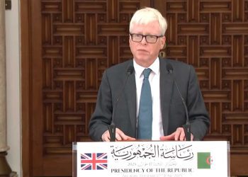 سفير بريطانيا يشيد بالتوافق السياسي مع الجزائر