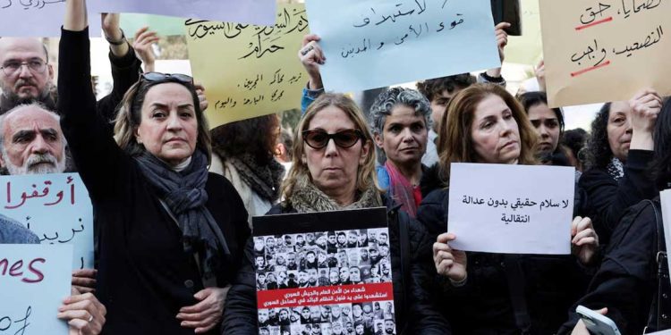 اختطاف “العلويات” في سوريا: رعب صامت وفدية بلا ضمان