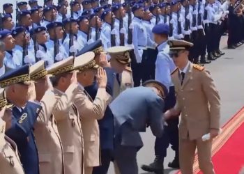 الجيش المغربي…هل تكشف مراسم الانحناء عن هشاشة حقيقية؟