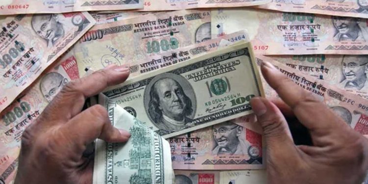 الروبية الهندية تحت الضغط: تصاعد أسعار النفط يربك الاقتصاد