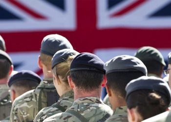 بريطانيا تستعد للحرب…ومادورو يصف ستارمر بـ”الجنون”