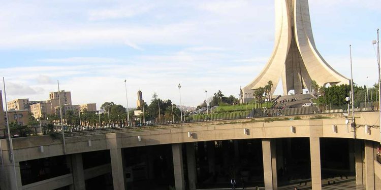 بعد 42 عامًا من النشاط…نهاية ديوان رياض الفتح