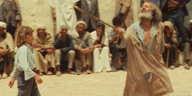 من هو كاتب فيلم “وقائع سنين الجمر”؟