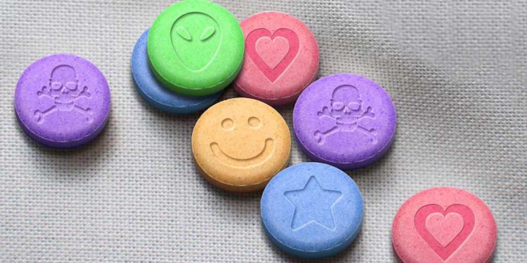 160 مليار نقرة إعجاب يوميًا ..زر “اللايك” بين الإعجاب والإدمان