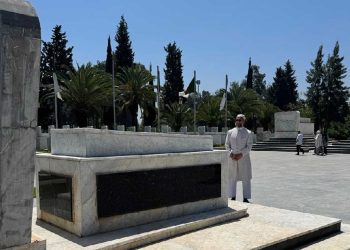 زعيم هندي يكرّم القائد الجزائري عبد القادر