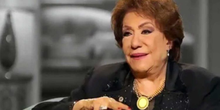 رحيل “سيدة المسرح العربي” سميحة أيوب عن 93 عامًا