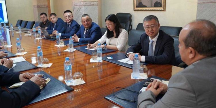 شراكة صناعية جزائرية–صينية واعدة: نقل للتكنولوجيا وآفاق تصدير واعدة