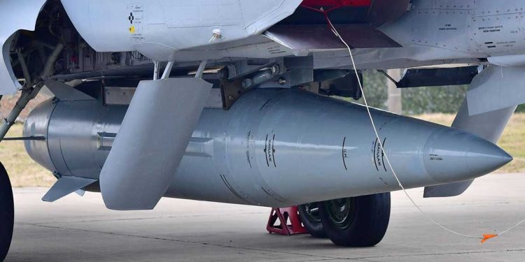 موسكو تعلن استهداف مصافي نفط في أوكرانيا