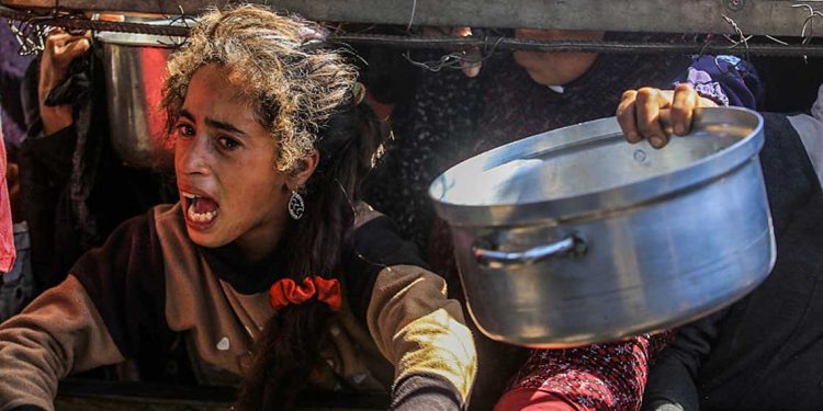 مجزرة في رفح…قصف إسرائيلي يستهدف المدنيين في طوابير المساعدات