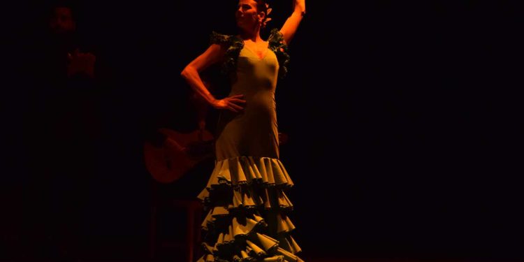 مسرح وهران…حين يتحوّل الركح إلى جسر دبلوماسي وثقافي