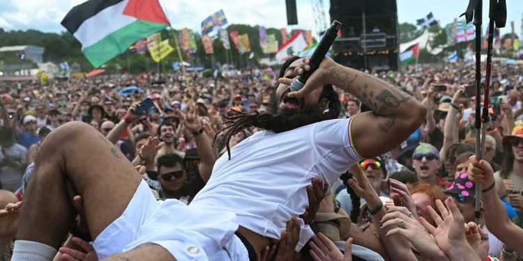 بسبب تحيا فلسطين…. واشنطن تلغي تأشيرات دخول فرقة “بوب فايلان”