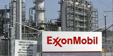 الجزائر و”إكسون موبيل” تبحثان شراكة استراتيجية في قطاع المحروقات