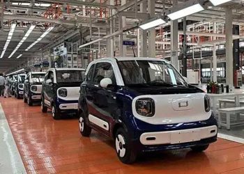 اتفاق لتعزيز المناولة الوطنية في تصنيع قطع غيار مركبات FAW