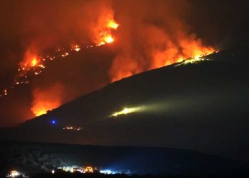 الاحتلال “الإسرائيلي” يشعل حريقًا جنوب سوريا