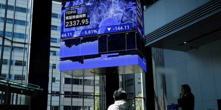 الأسواق العالمية ترتفع مدفوعة بأرباح أميركية قوية رغم مخاوف الرسوم