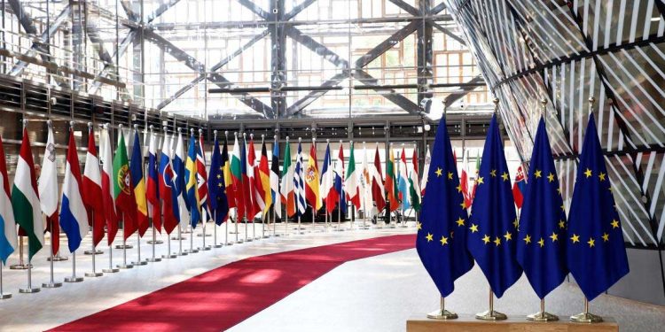 الجزائر تطالب بتفعيل مجلس الشراكة مع بروكسل