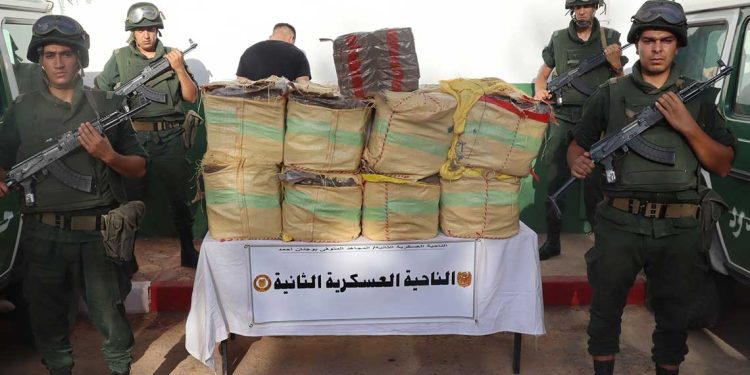 إحباط تهريب كميات ضخمة من الكيف والكوكايين عبر الحدود مع المغرب